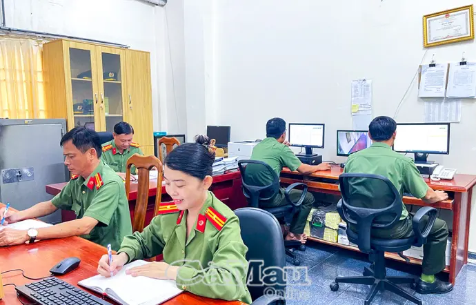 Vững “mạch mật”, chắc tuyến thông tin