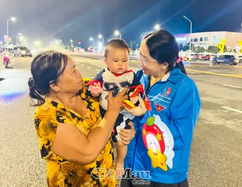 Ấm áp mùa trăng sẻ chia