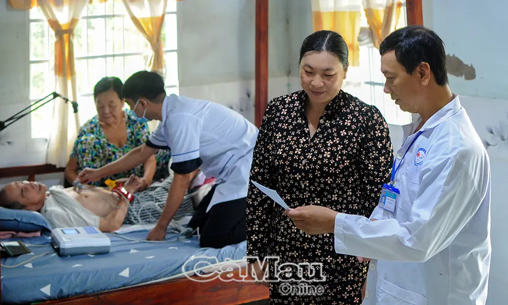 Chăm sóc sức khoẻ tận nhà dân