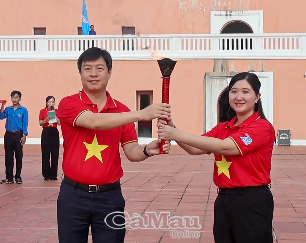 Hành trình “Tôi yêu Tổ quốc tôi” về Đất Mũi
