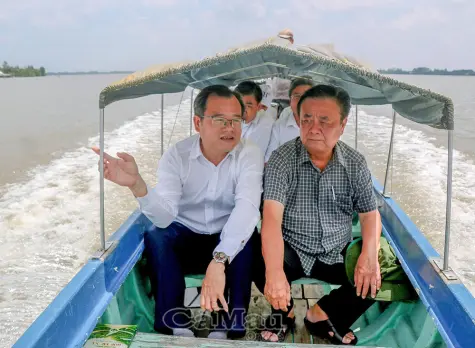 Đồng chí Lê Minh Hoan khảo sát thực tế Đầm Thị Tường