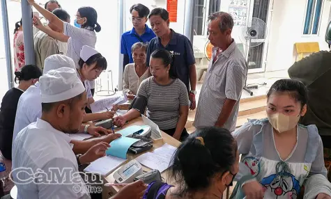 Tăng tốc trong đợt cao điểm 45 ngày khám sức khoẻ toàn dân