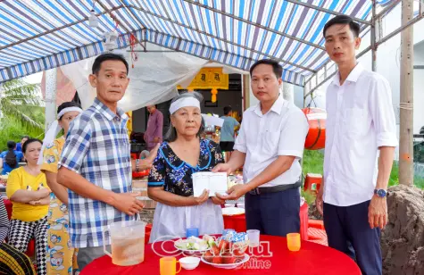 Xã U Minh hỗ trợ gia đình ngư dân tử nạn trên biển