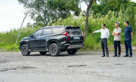 Khảo sát thực trạng, tiến độ khắc phục đường hư hỏng do mưa lớn