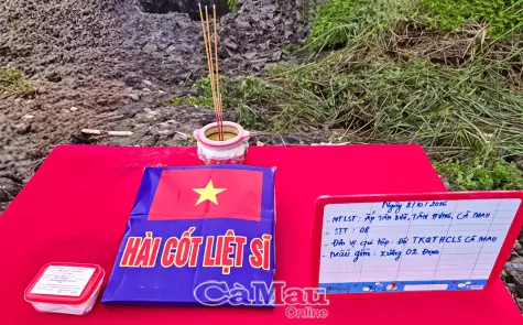 Quy tập hài cốt liệt sĩ tại nghĩa trang tạm trên địa bàn xã Tân Hưng