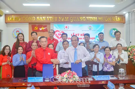 Gắn hỗ trợ nhân đạo với tạo sinh kế bền vững cho người yếu thế
