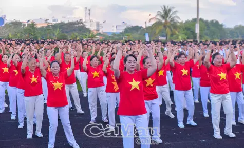 Hơn 4.000 người dân Cà Mau hưởng ứng phong trào rèn luyện thể thao