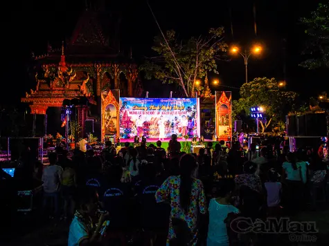 Đêm nghệ thuật rộn ràng mừng lễ Sene Dolta của đồng bào Khmer