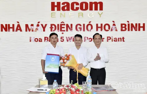 Chủ tịch HĐND tỉnh Phạm Văn Thiều thăm, chúc mừng các doanh nghiệp nhân Ngày Doanh nhân Việt Nam