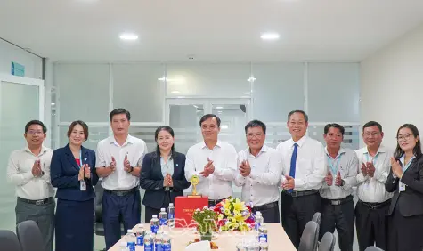 Đồng chí Huỳnh Quốc Việt thăm, chúc mừng tập thể Bệnh viện Hoàn Mỹ Minh Hải nhân Ngày Doanh nhân Việt Nam