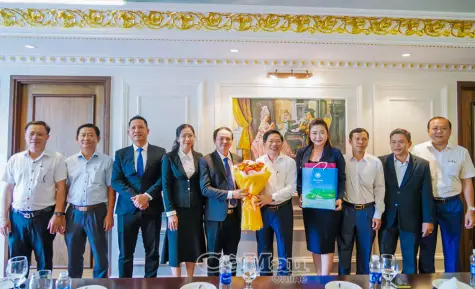 Phó Bí thư Thường trực Tỉnh uỷ Đặng Văn Dũng thăm, chúc mừng doanh nghiệp nhân Ngày Doanh nhân Việt Nam