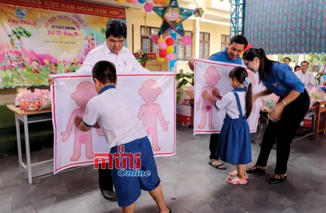 ជួយកុមារឱ្យចេះវិធីការពារខ្លួនឯង