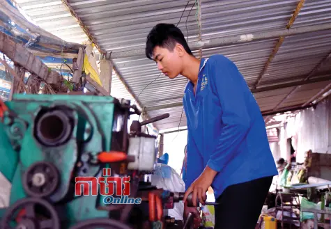 ស្ម័គ្រចិត្តចេញទៅការពារមាតុភូមិ