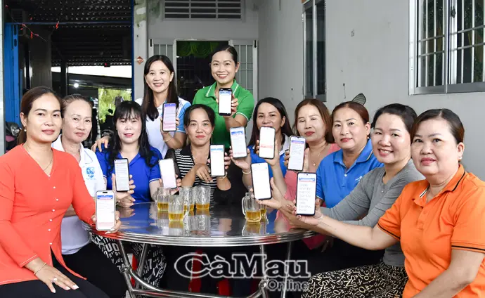 Khi phụ nữ là “cầu nối số”
