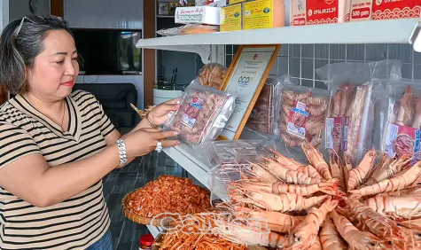 Giữ lửa nghề xưa, nâng tầm sản vật quê hương