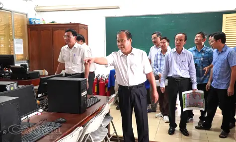 Phó Chủ tịch UBND tỉnh Nguyễn Minh Luân khảo sát Trường Phổ thông Cà Mau – Ninh Bình
