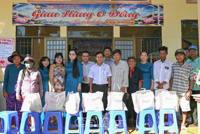 Gian hàng 0 đồng - Chia sẻ yêu thương