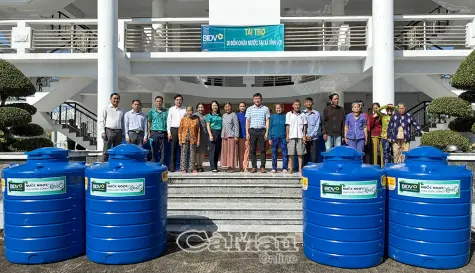 BIDV trao tặng 170 bồn chứa nước cho người dân khó khăn