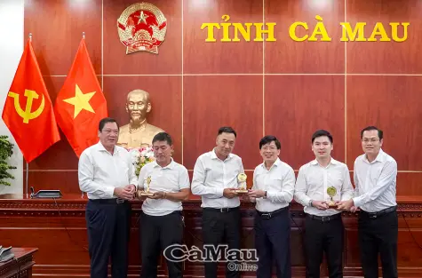 UBND tỉnh Cà Mau tiếp và làm việc với Tập đoàn T&T