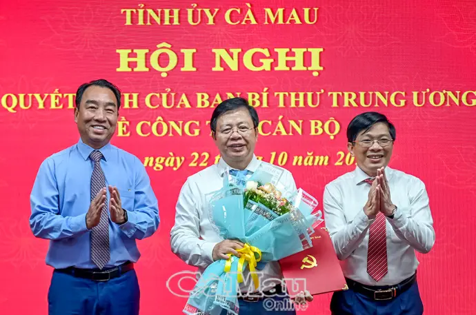 Cà Mau điều động, bổ nhiệm 19 cán bộ