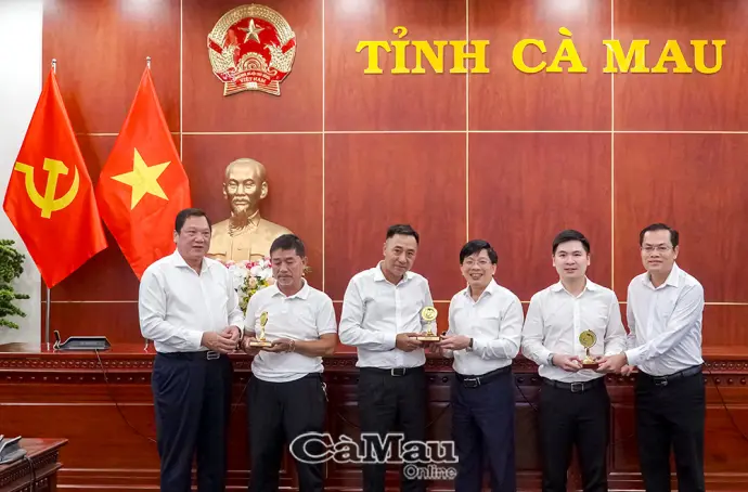 UBND tỉnh Cà Mau tiếp và làm việc với Tập đoàn T&T