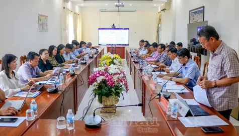 Xã Trần Văn Thời trao đổi triển khai mô hình sản xuất tuần hoàn xanh
